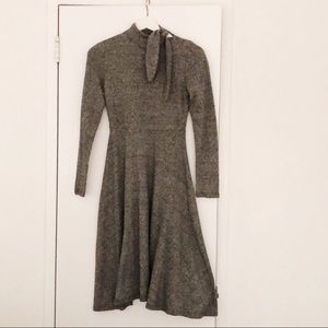 Vintage look midi dress below the knee